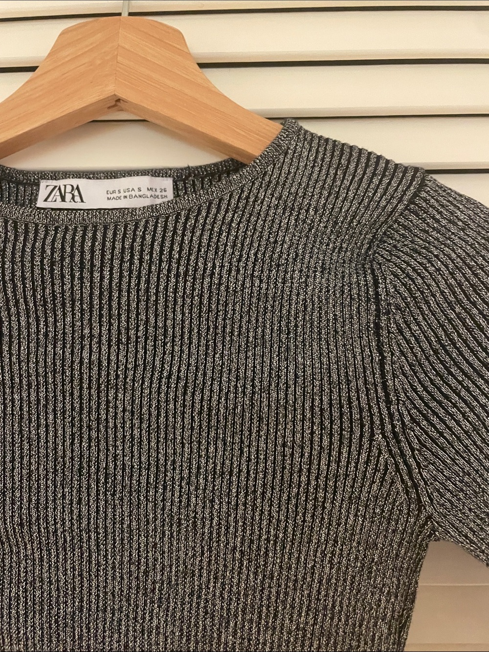 Zara Metallic Ribbed Gray Cropped Top - Picture 2 of 3